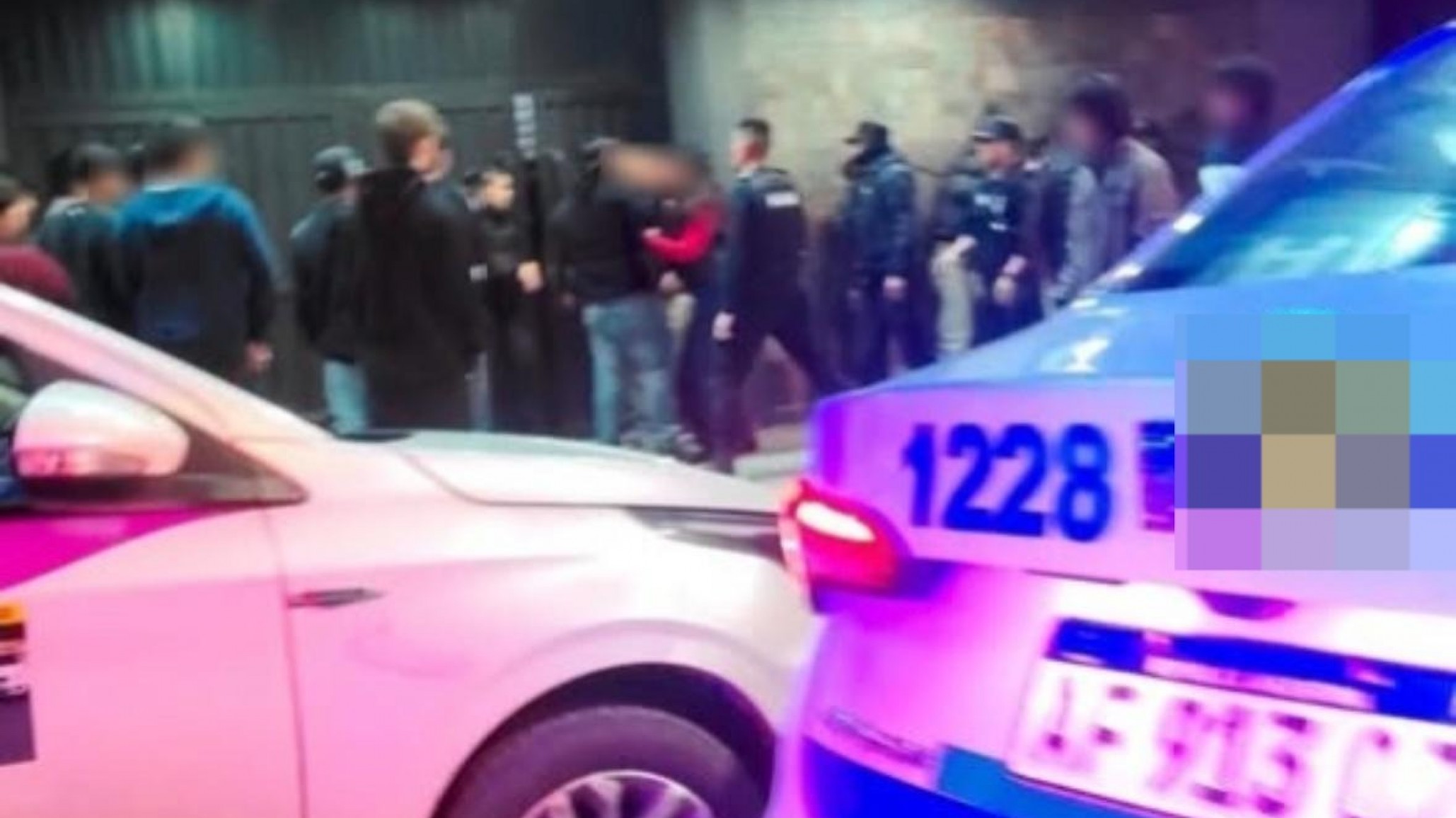 Detuvieron a tres personas por agredir a una mujer policía a la salida de un boliche