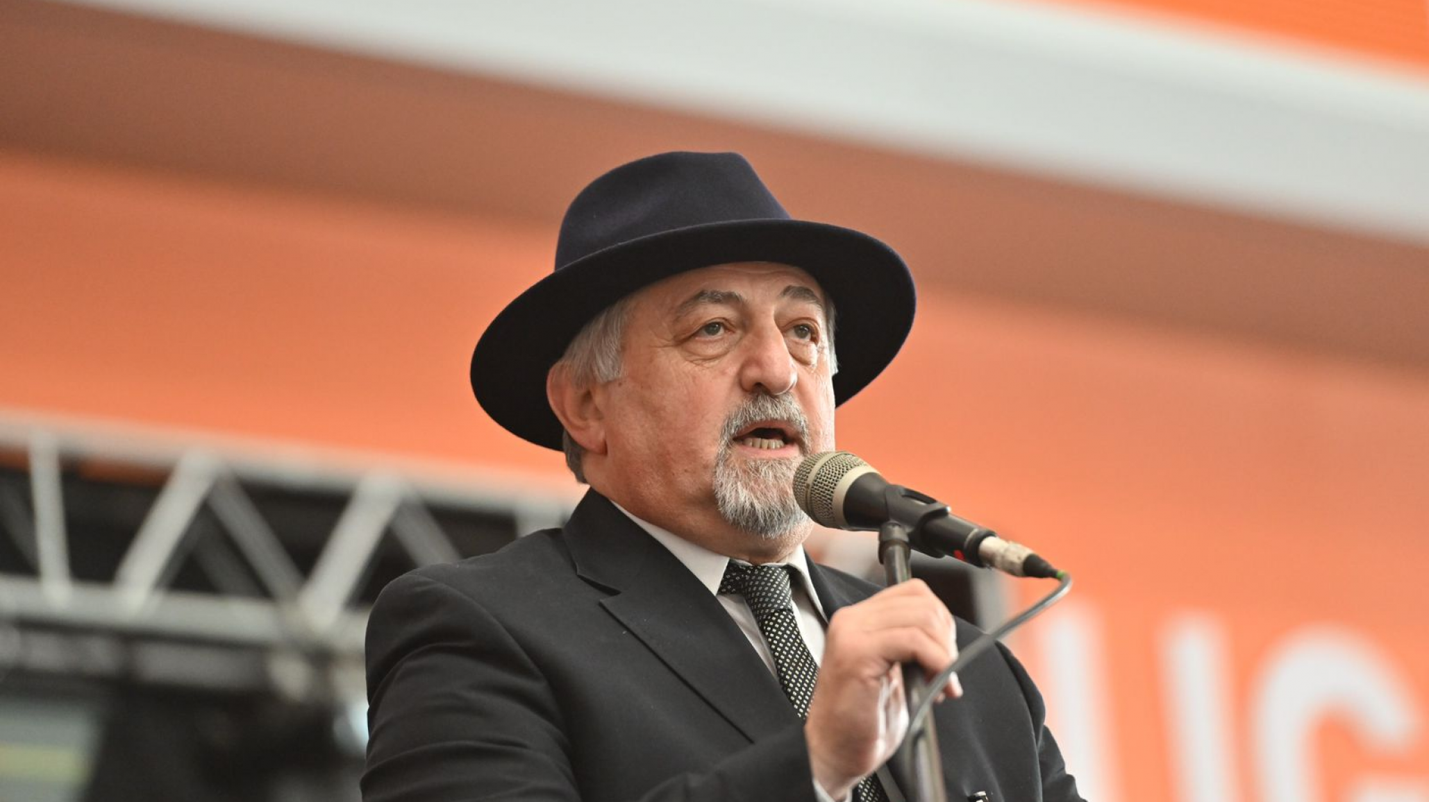 Othar: "Debemos acorazar toda la costa, pero solos no podemos"