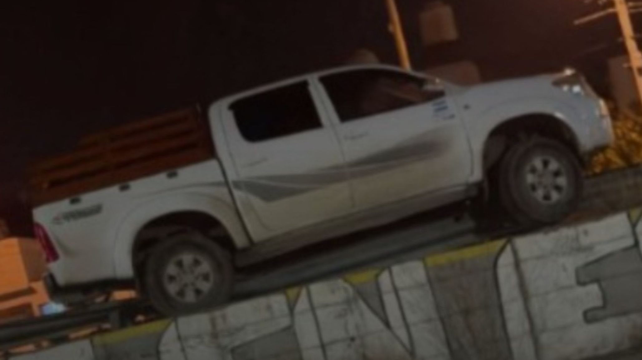 Hallaron una camioneta abandonada en Km 5 y crece el misterio en Comodoro