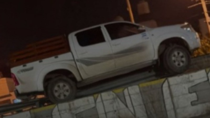 Hallaron una camioneta abandonada en Km 5 y crece el misterio en Comodoro