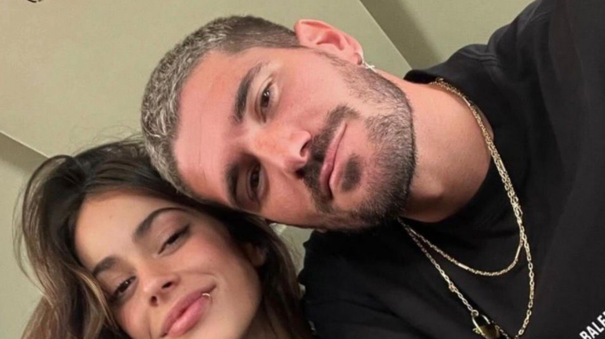 Rodrigo De Paul mostro el anillo de compromiso de Tini Stoessel