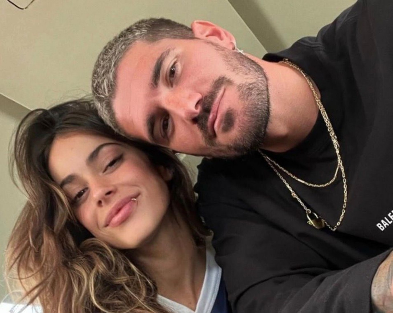 Rodrigo De Paul mostro el anillo de compromiso de Tini Stoessel