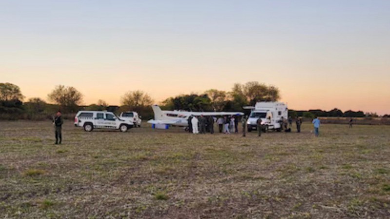 Aterrizó una avioneta con 400 kilos de cocaína en Santa Fe y hubo una persecución