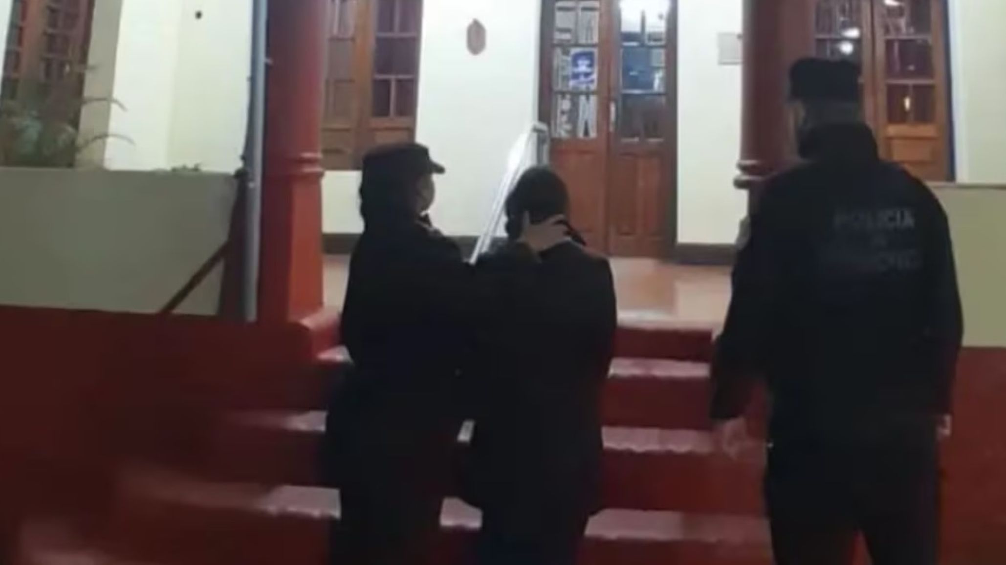 Misiones: una docente aprovechó un descuido de su compañera, robó su tarjeta y gastó $300.000