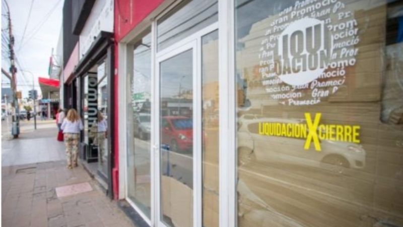 "Vamos en caída libre": el gremio de Comercio alertó por despidos y advirtió que "todavía no llegó lo peor"