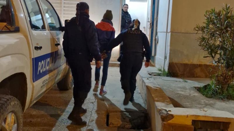 Intentó robar en una ferretería del Juan XXIII y terminó detenida en el patio del local