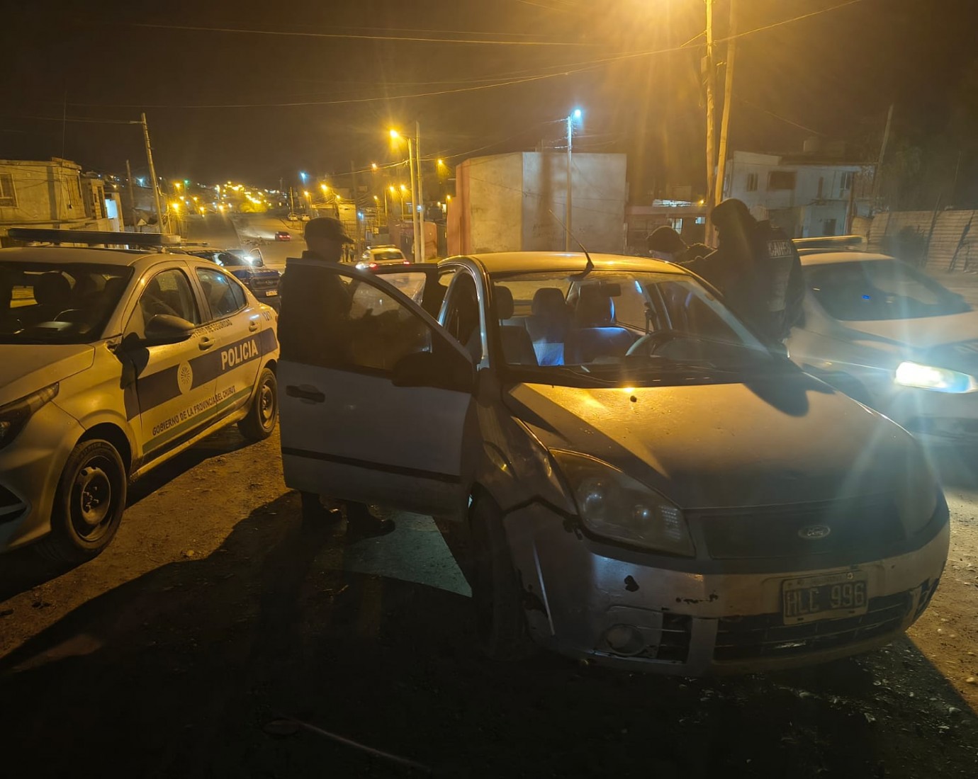 Intentó escapar de la policía, abandonó el auto y encontraron cannabis en el interior