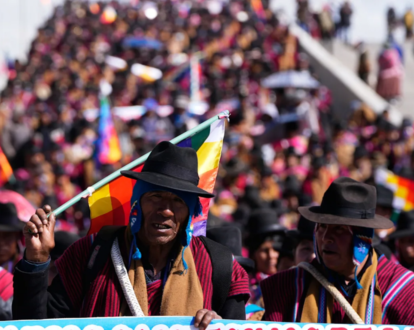 Crisis en Bolivia: bloqueos asfixian la economía y diez países denuncian un plan de desestabilización
