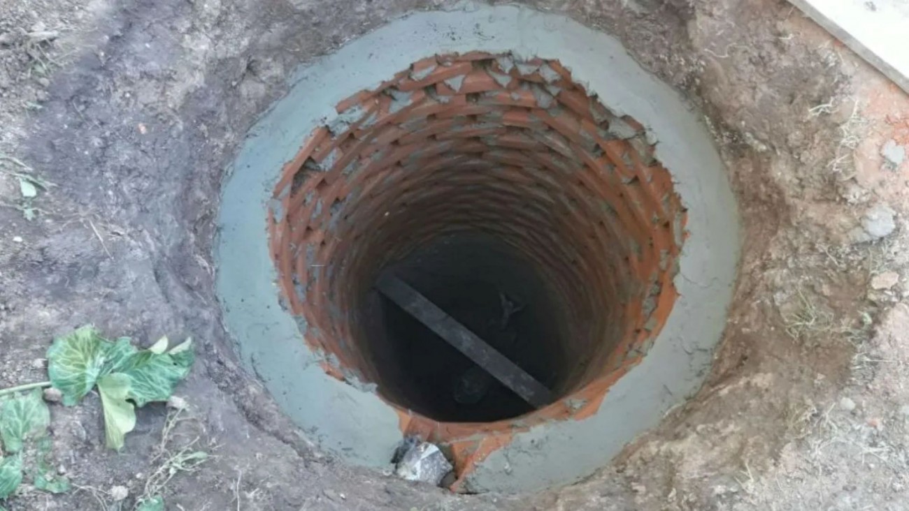Tragedia en Córdoba: investigan la muerte de un bebé tras caer a un pozo ciego en su casa