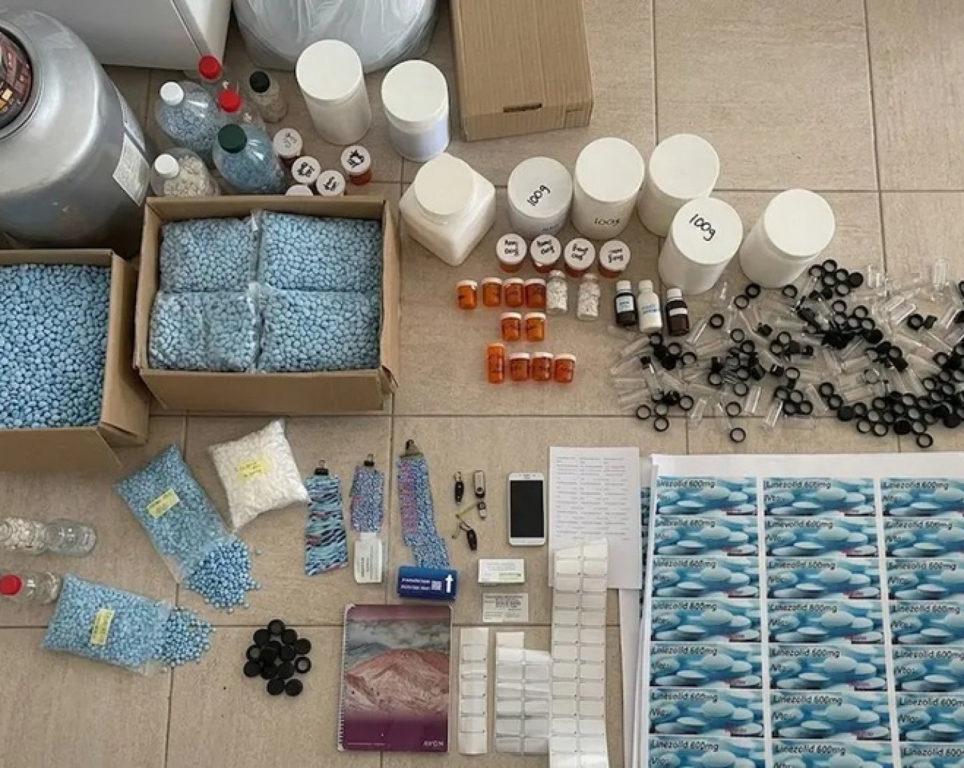 El "Rey del Viagra" se quedó sin negocio: robaba fármacos del laboratorio donde trabajaba y los vendía por WhatsApp