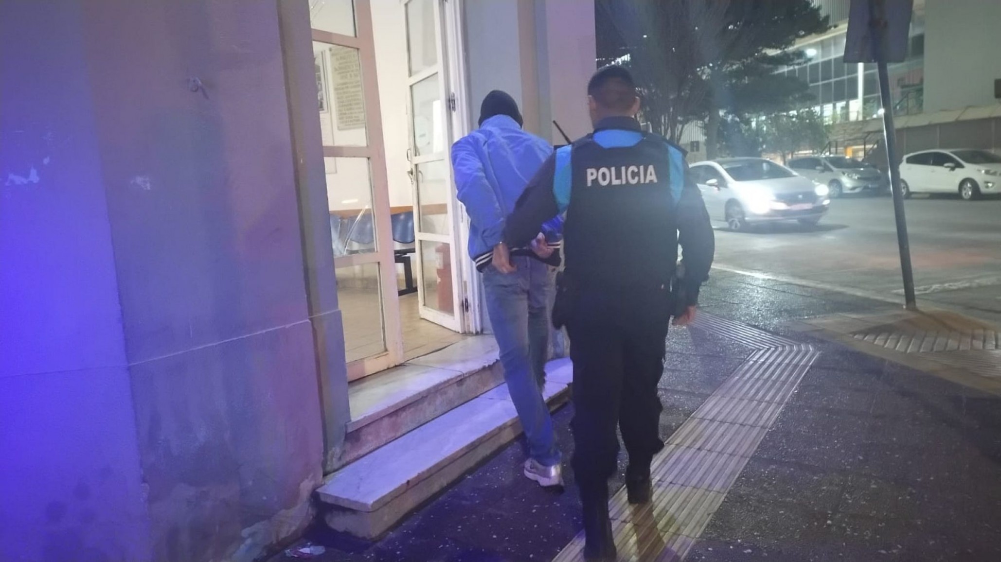 Detuvieron a un hombre con pedido de captura en pleno centro de Comodoro Rivadavia