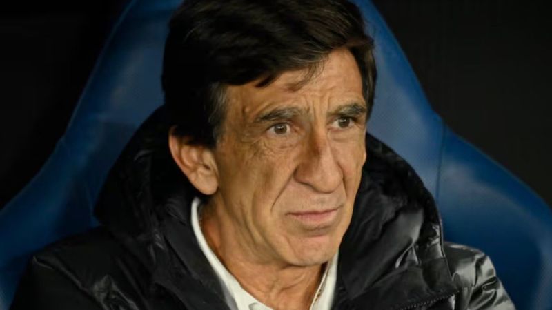 Racing echó a Gustavo Costas tras la eliminación en la Copa Sudamericana
