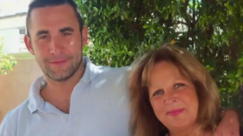 Acusan al hijo de una docente jubilada de matar a su madre para quedarse con la casa