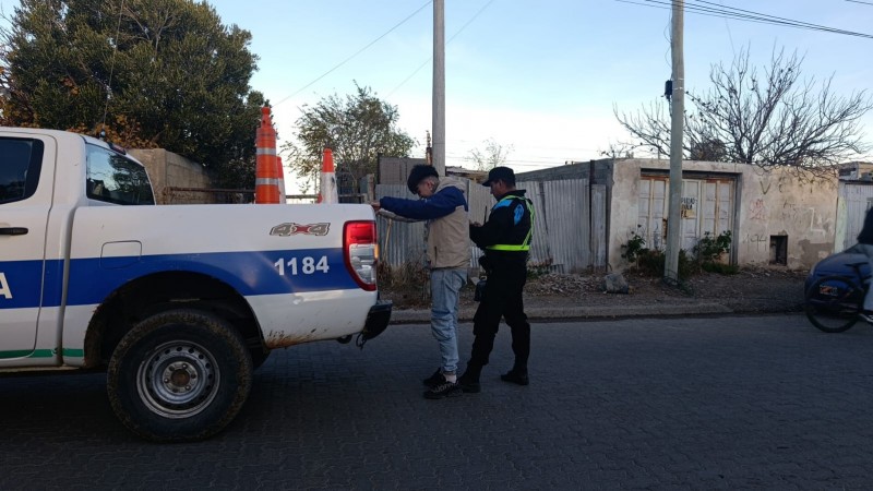 Detuvieron en Km 8 a un hombre que tenía pedido de captura por robo