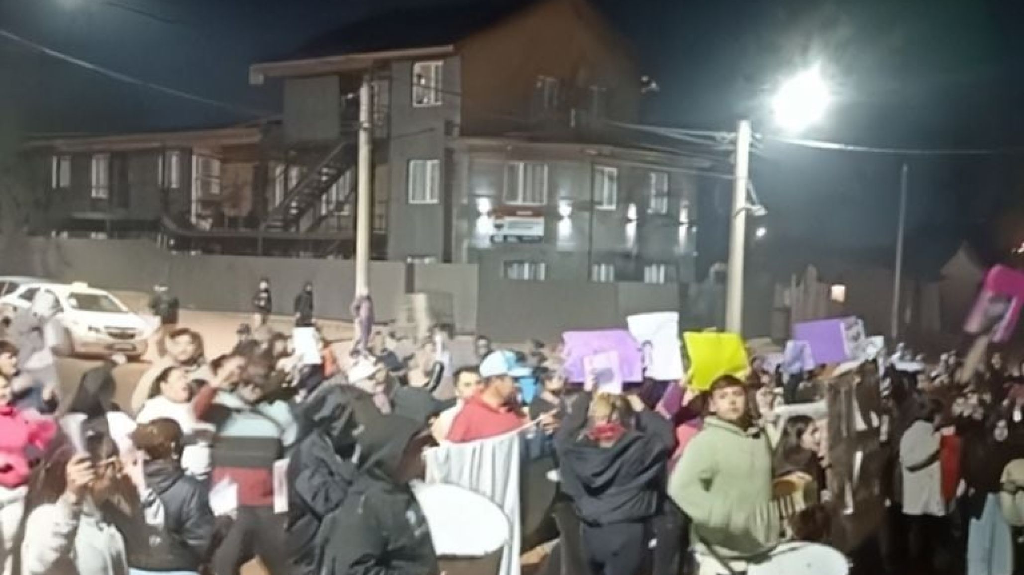 Multitudinaria marcha en Añelo para pedir justicia por la niña víctima de abuso sexual
