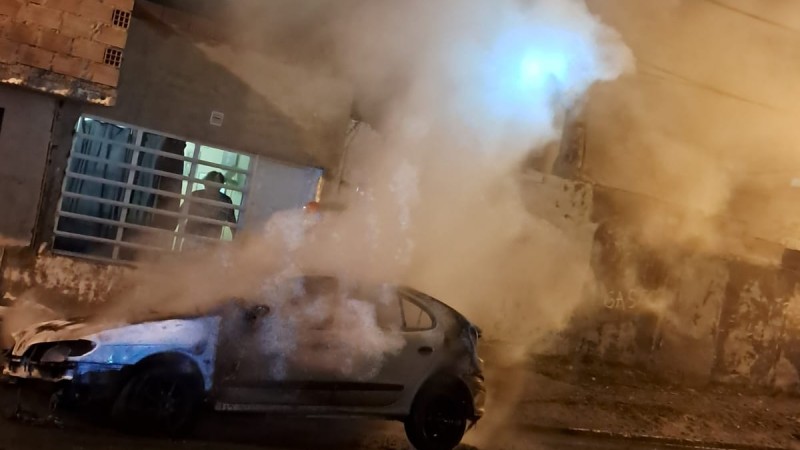 Se incendió un auto en San Cayetano y descartaron la participación de terceros