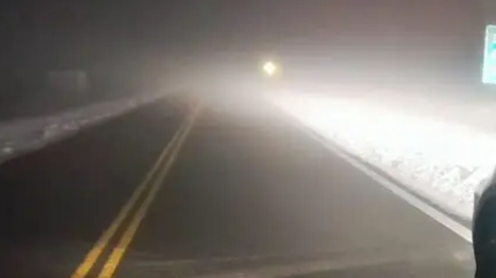Cierran la Ruta 25 entre Paso de Indios y Tecka por la intensa nevada: no se puede circular