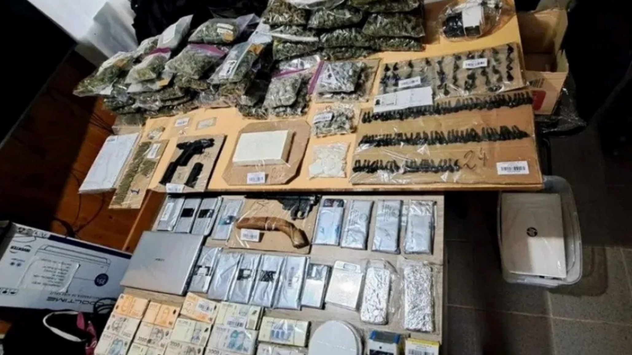 Cayó una red de narcotráfico en Neuquén: operaba las 24 horas y movió más de $170 millones en Añelo