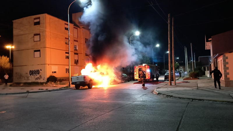 Preocupan los incendios de vehículos en Comodoro: "Últimamente hay muchos casos en toda la ciudad"