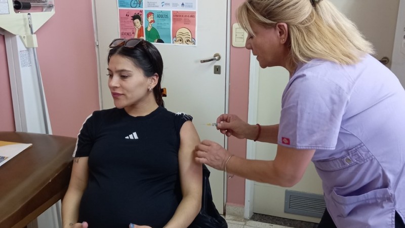 Más de 1.400 embarazadas se vacunaron en Chubut para proteger a sus bebés de la Bronquiolitis y la Neumonía
