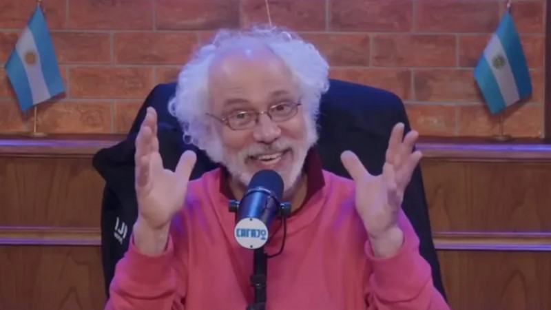 "Qué linda que es, usa jumper": se conoció una nefasta canción del influencer libertario que justificó el femicidio de una menor