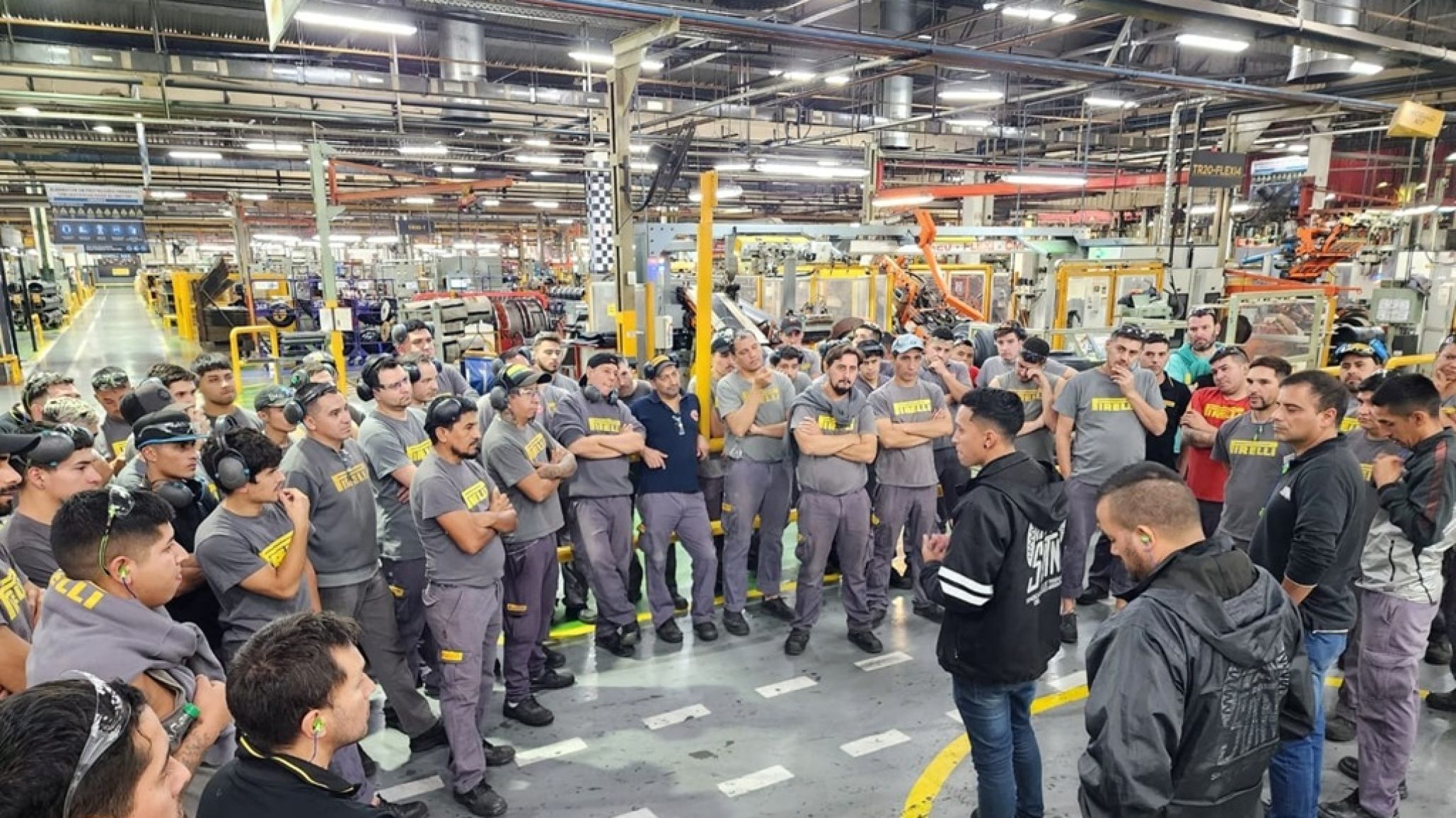 Crisis del neumático: Pirelli paraliza su planta y elimina los turnos de fin de semana