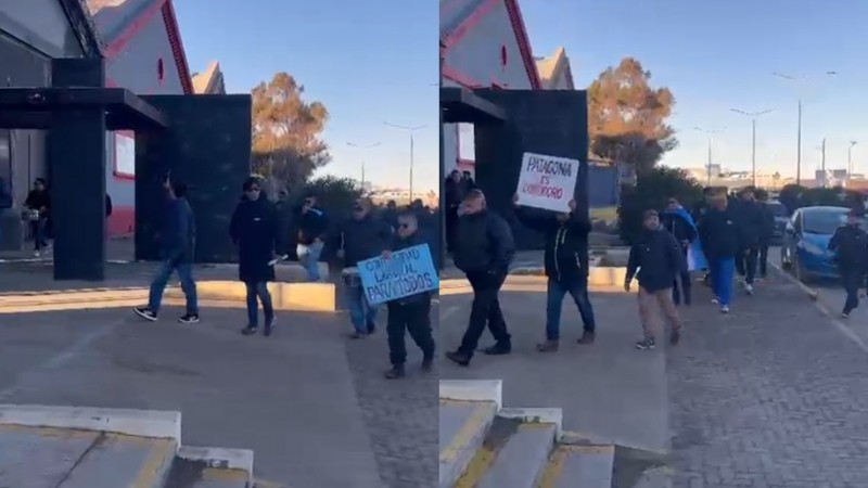 Choferes de Patagonia se concentran para marchar al Municipio ante la inminente firma con MR
