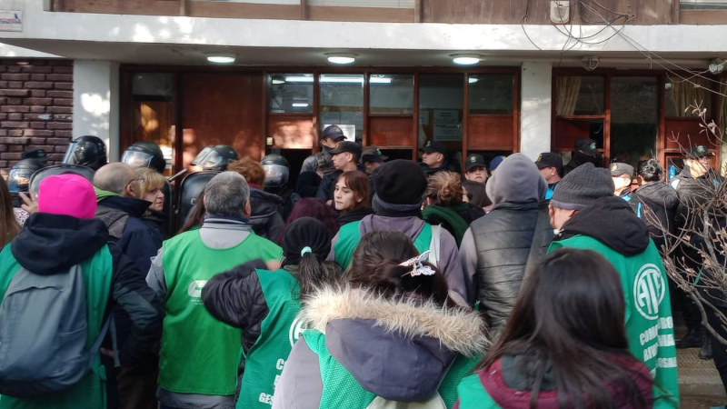 Denuncian a militante de ATE por aprietes y amenazas a auxiliares
