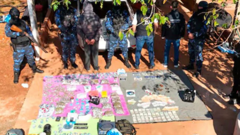 Detuvieron a un presunto narcotraficante por un ataque armado y secuestraron más de 12 kilos de droga