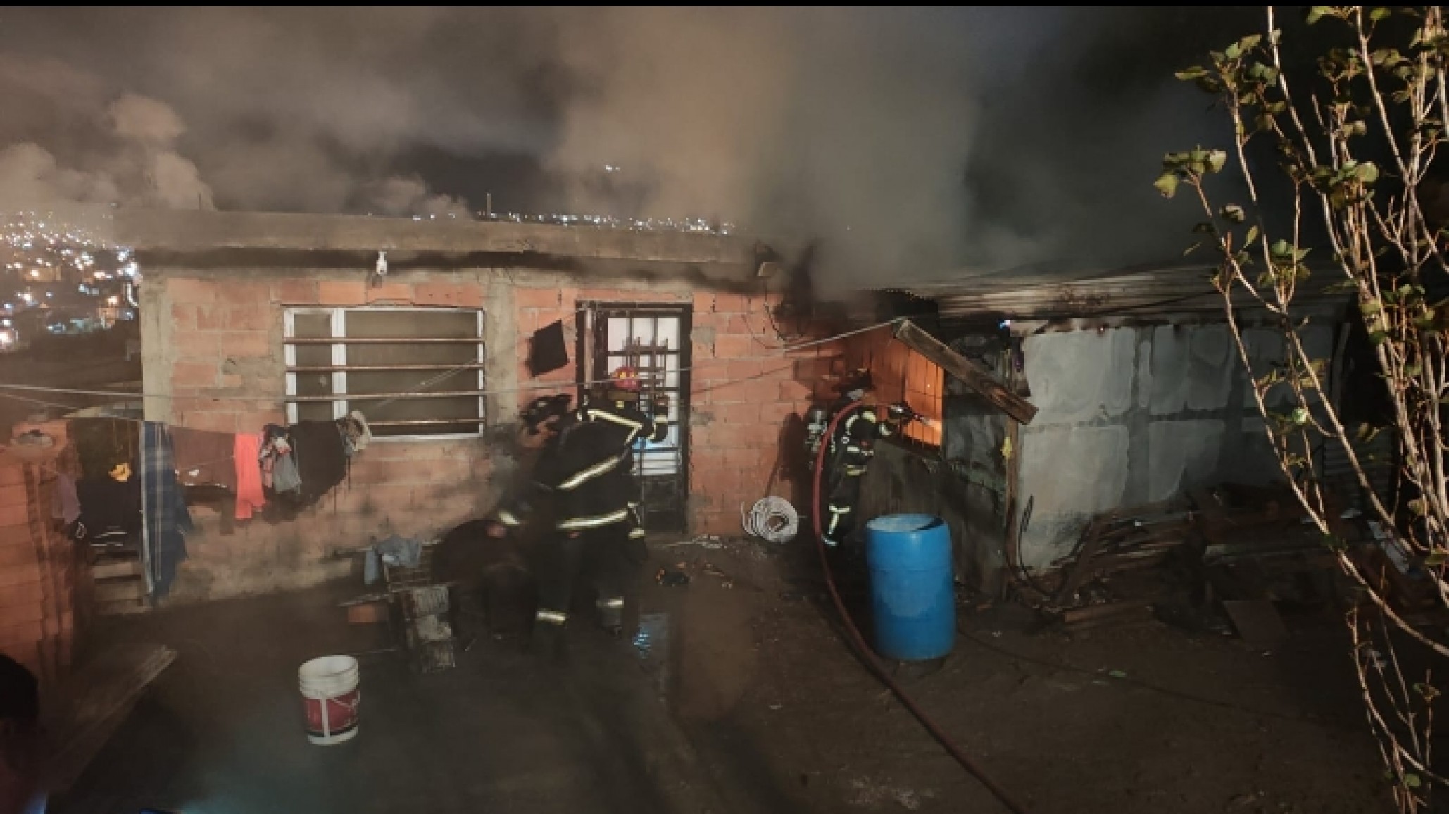 Comodoro: se incendió una vivienda y la dueña sospecha de su ex, a quien había denunciado por violencia de género