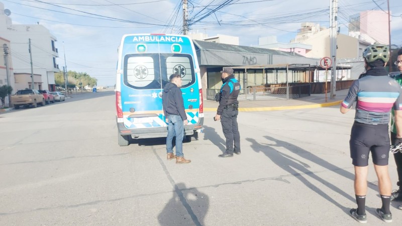 Comodoro Rivadavia: un ciclista embistió a una mujer de 83 años en pleno centro