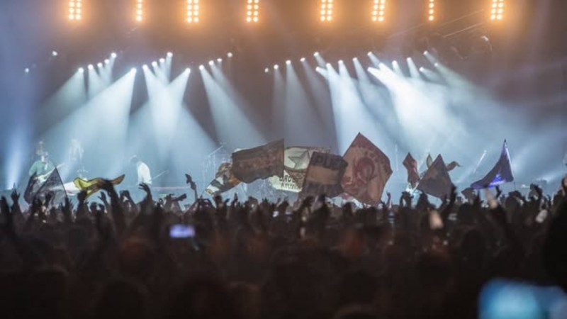 Miles de personas despidieron al Indio Solari en el Predio Ferial con los Fundamentalistas