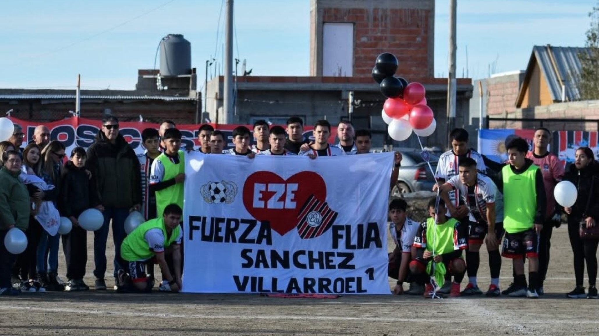 El emotivo homenaje a Ezequiel Sánchez durante el partido entre Stella Maris y Camioneros