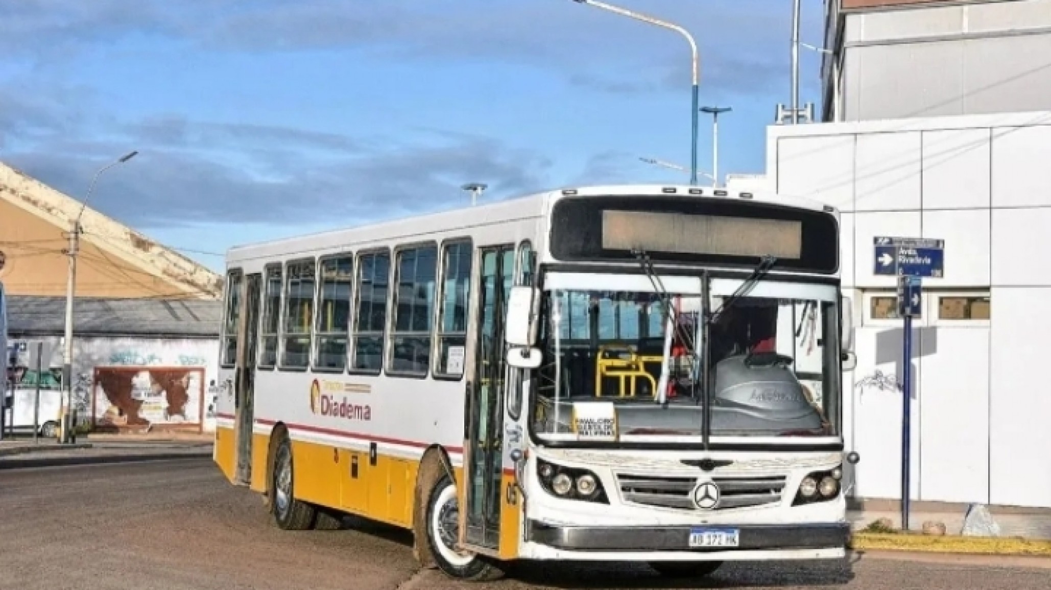 Volvió a funcionar el transporte en Diadema tras acreditarse los salarios