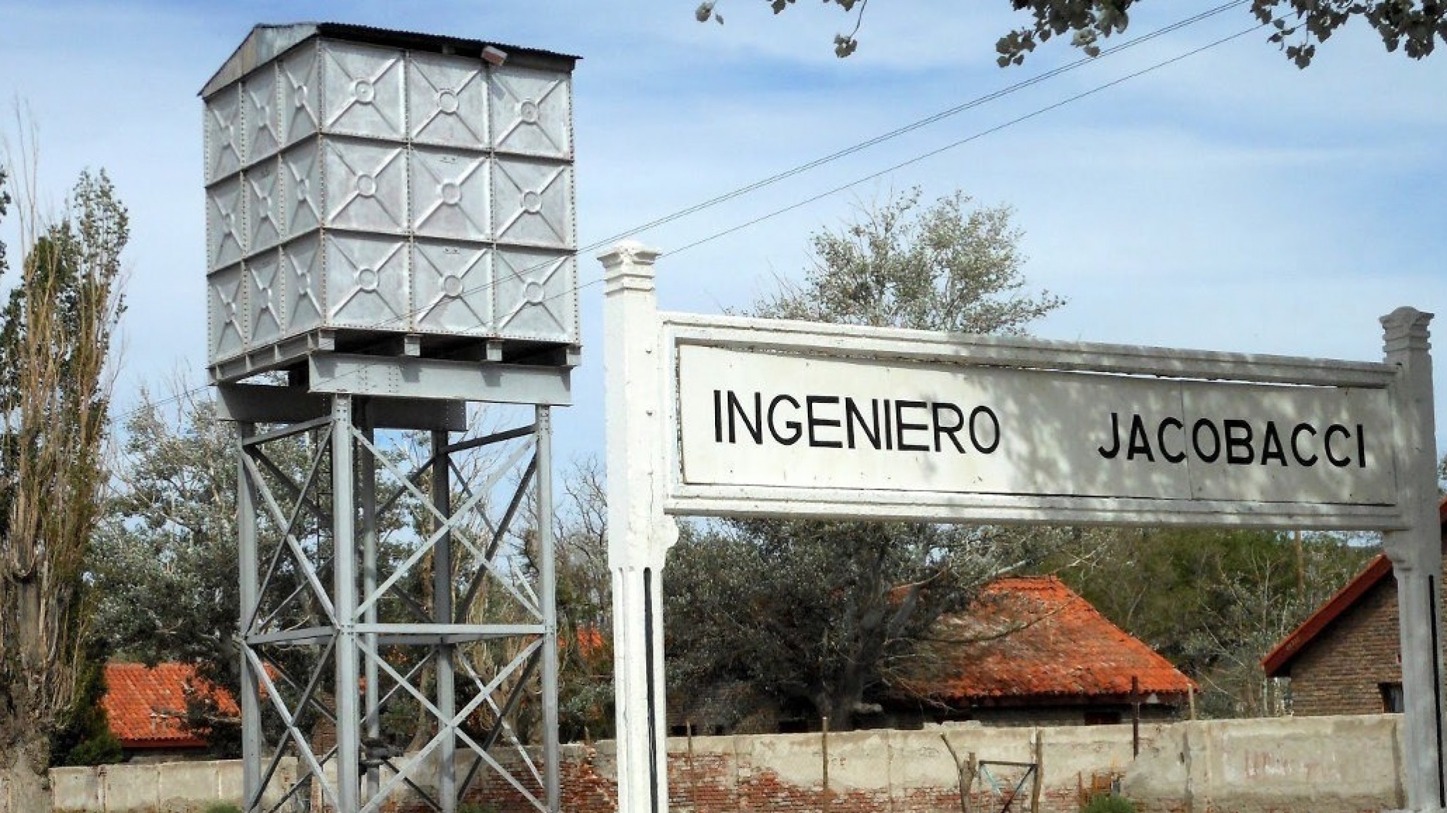 Denunciaron a un docente por actitudes "inapropiadas" hacia alumnas y dictan medidas de protección