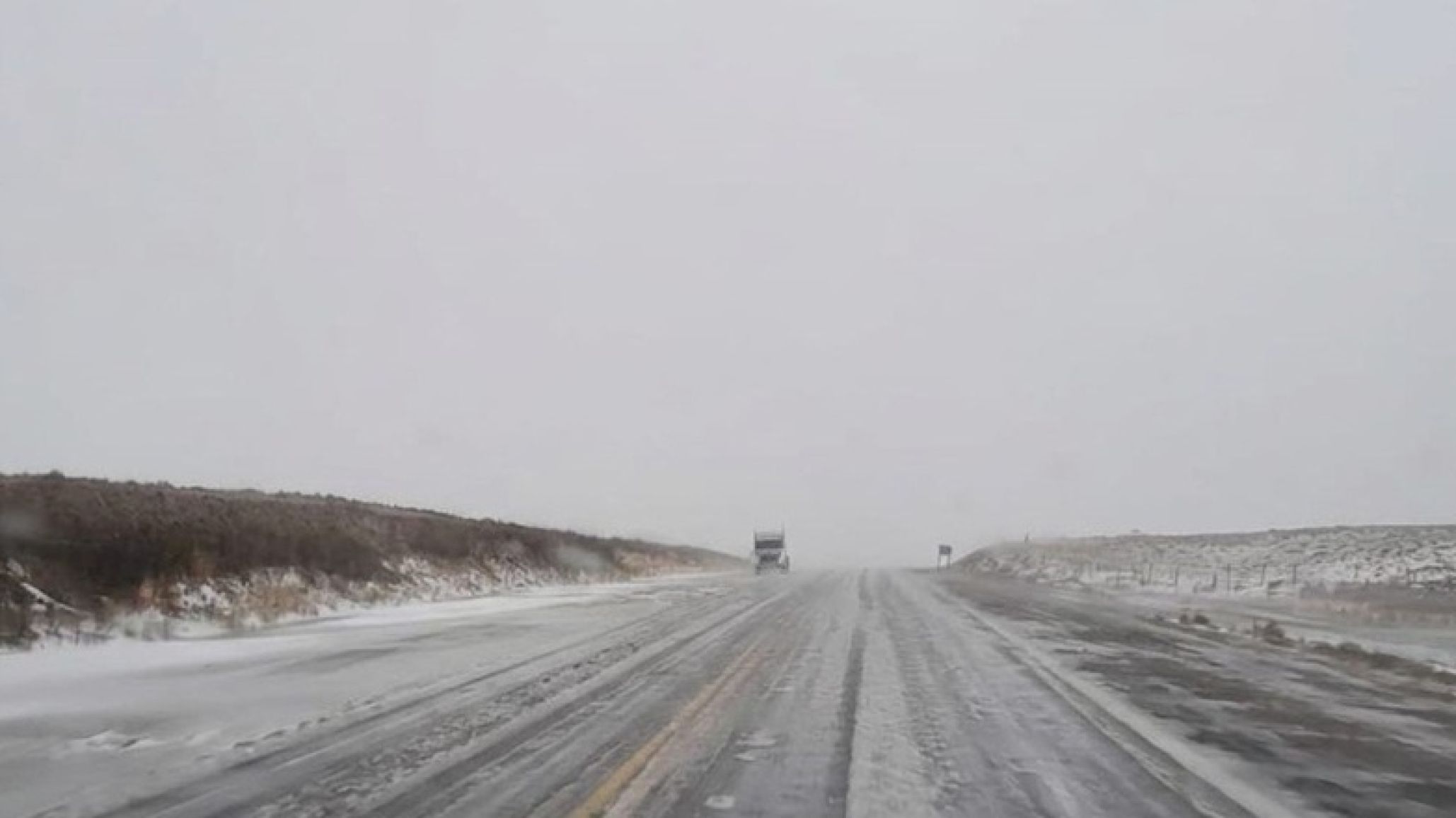 Atención conductores y vecinos de la zona: Alerta naranja por severo temporal de nieve y peligro de viento blanco