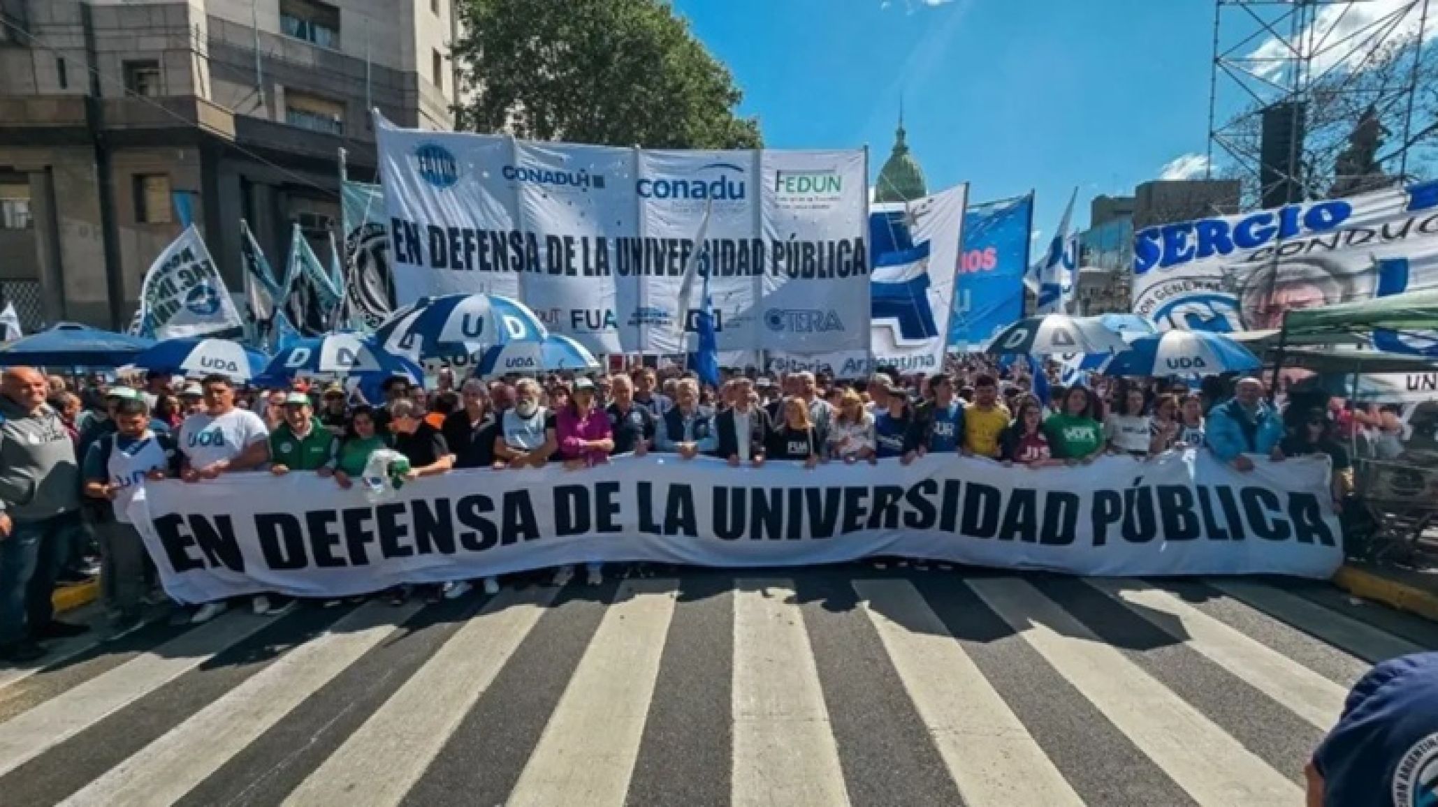 Elena González: "El Gobierno no nos convocó por voluntad propia, tuvo que hacerlo por la presión de toda la comunidad universitaria"