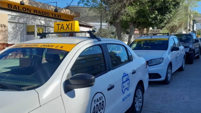 Taxistas piden un aumento del 30% y advierten que la actividad sigue en caída