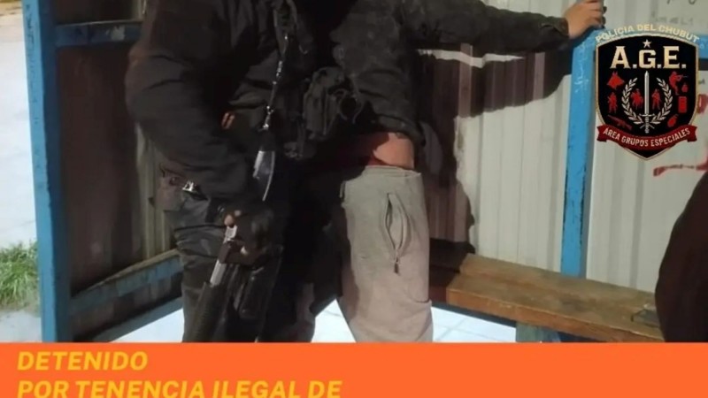 Comodoro Rivadavia: detuvieron a un hombre armado en plena vía pública y con la numeración del arma limada