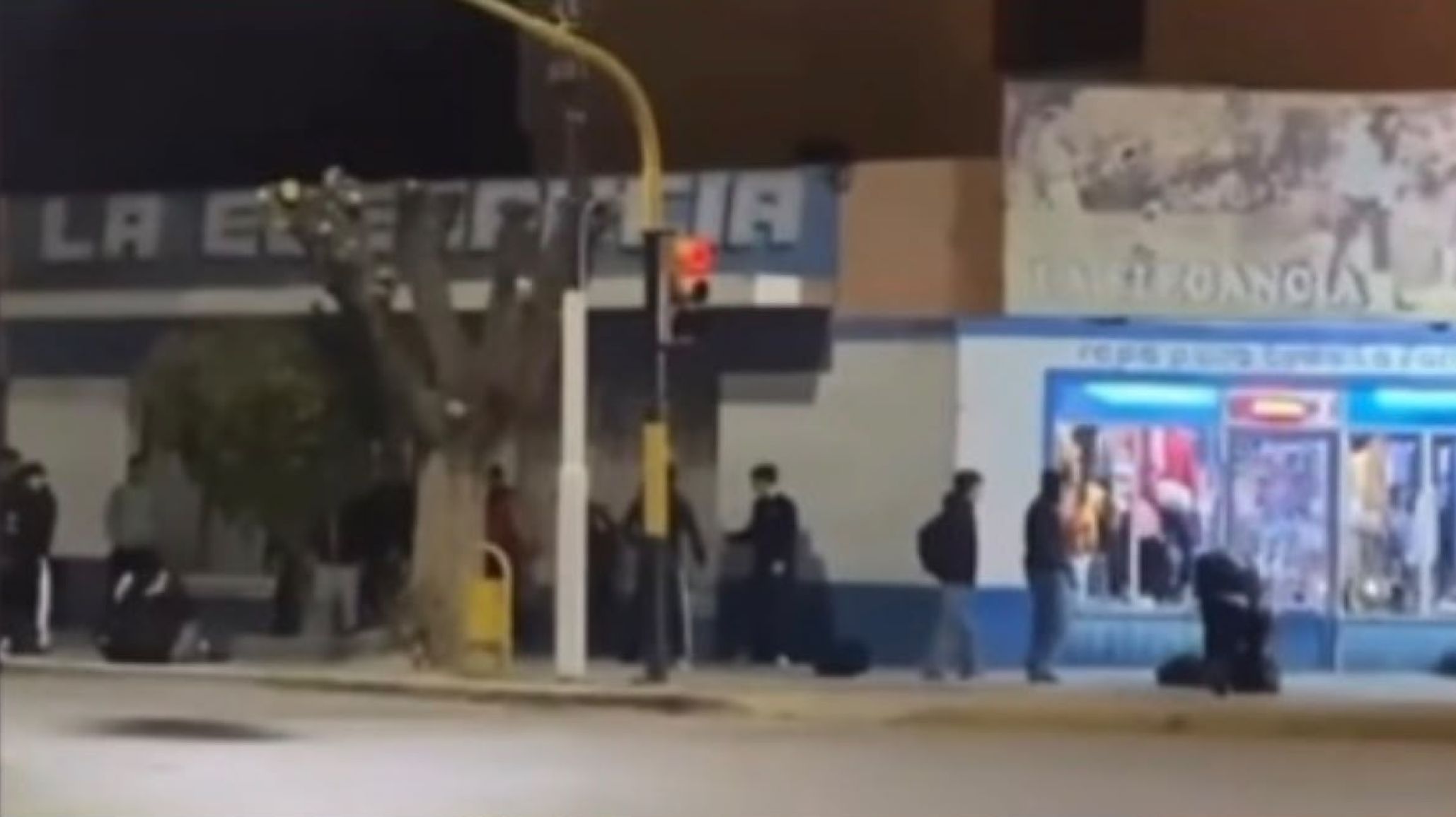 Caleta Olivia: un joven sufrió doble fractura de maxilar tras una violenta agresión grupal