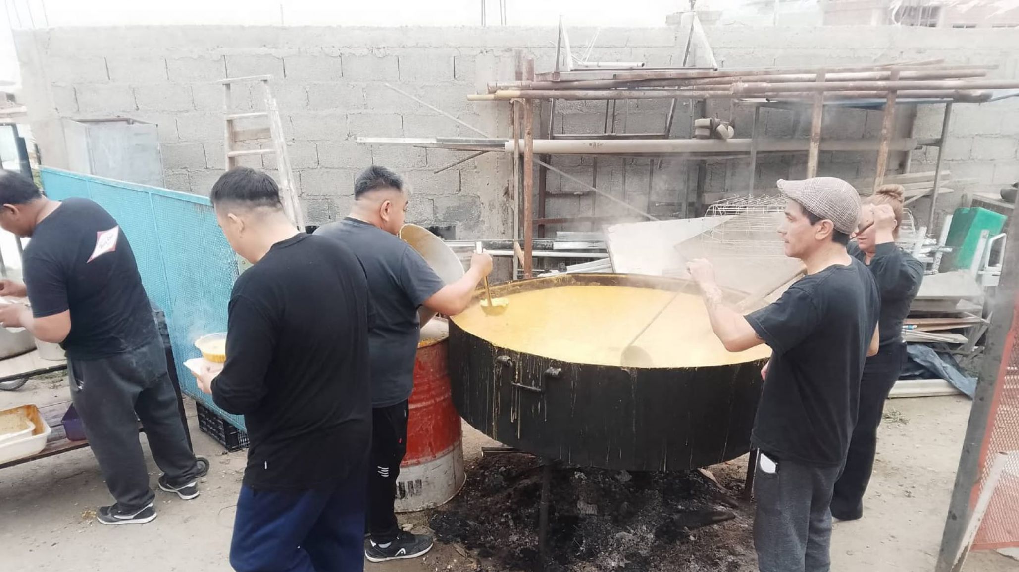 Buscan reunir insumos para realizar la primera olla popular en el barrio Abel Amaya