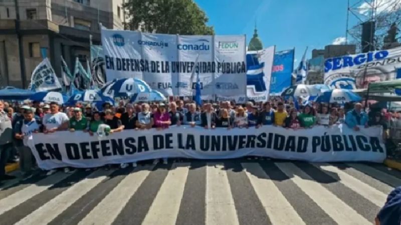 Docentes universitarios iniciaron una semana de paro y apuntan contra el Gobierno por la falta de respuestas salariales