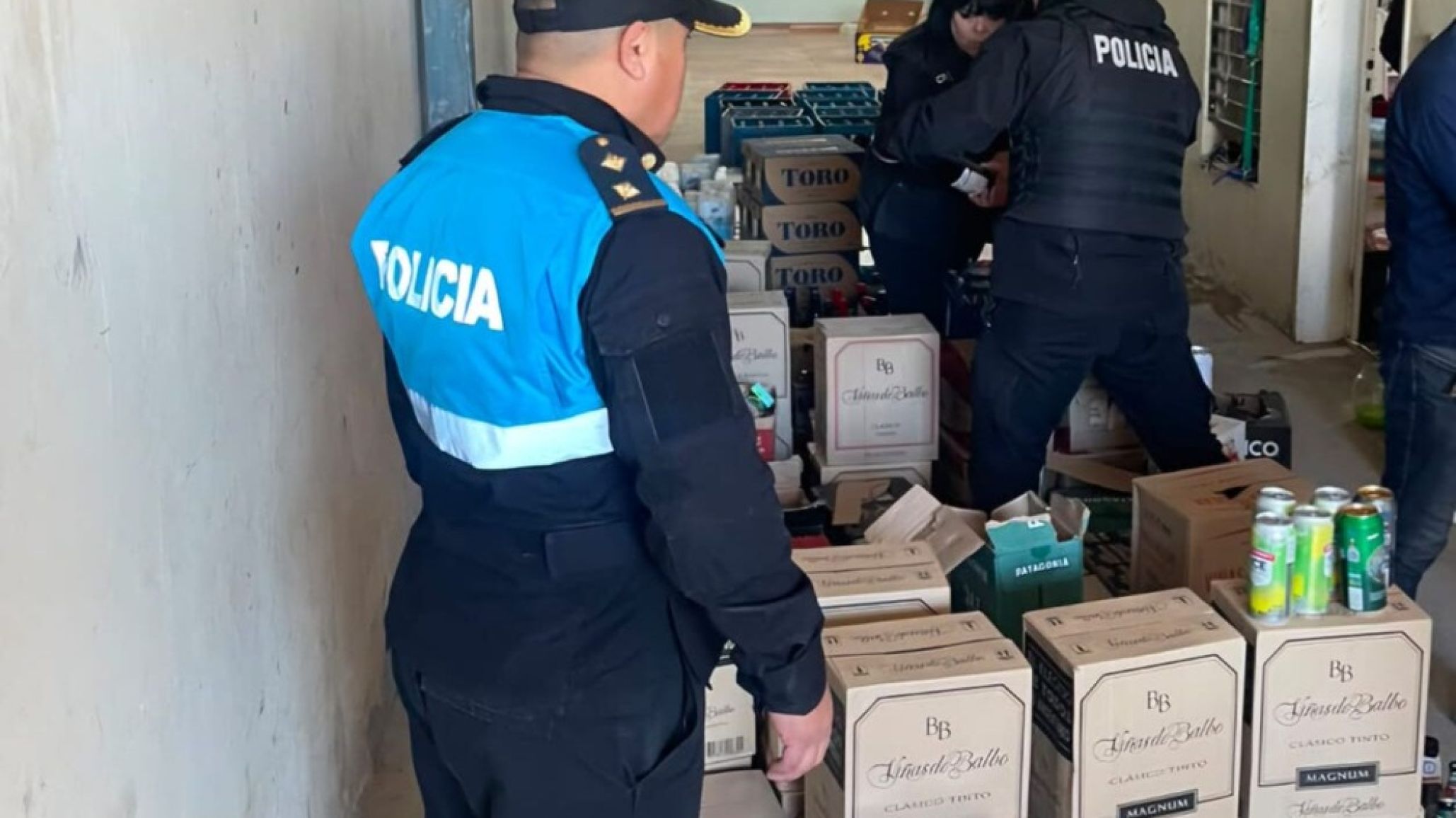 La bebida alcohólica incautada en Km.8 se cambiaría por alimentos para comedores