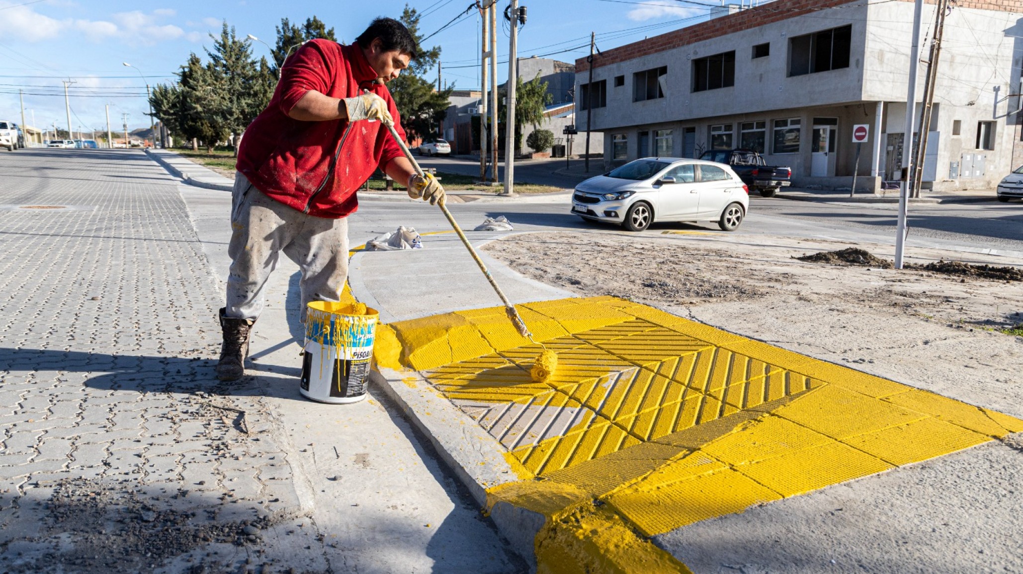 Con la instalación de nuevas luminarias, se reacondicionó de calle Petrolero San Lorenzo