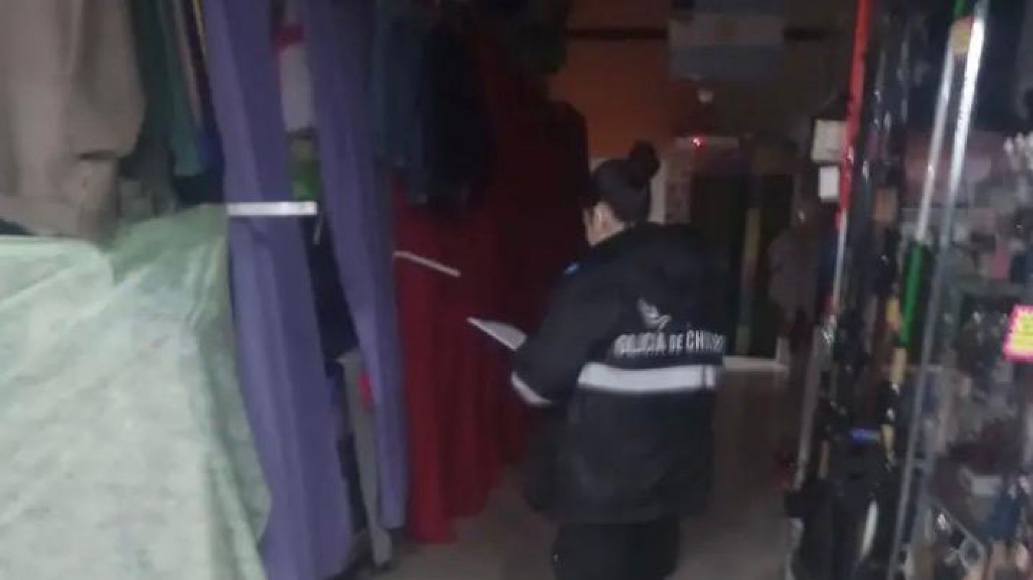 Intentó robar en Paseo Florida durante el partido de Argentina, cayó del techo y terminó detenido