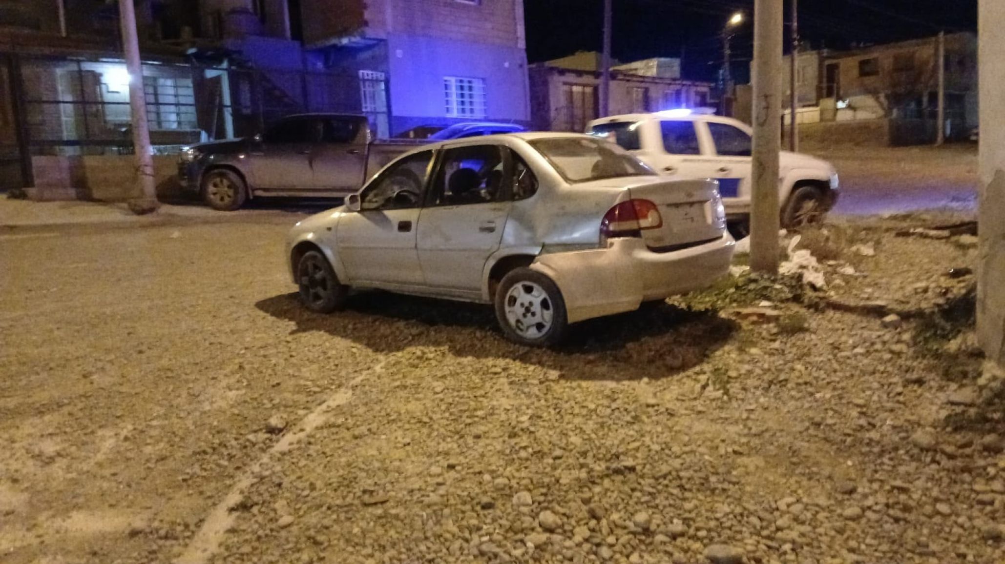 Un auto y una camioneta chocaron en Máximo Abásolo