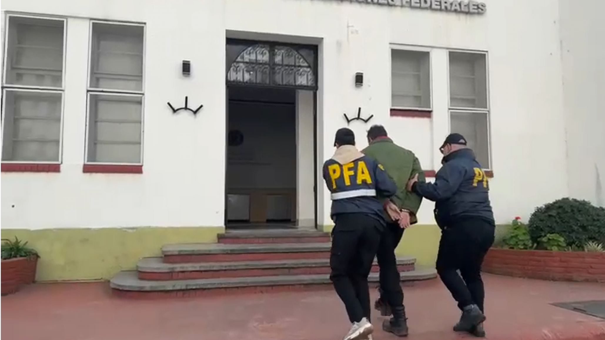 Desarticularon una red dedicada a distribuir material de abuso sexual infantil: hay seis detenidos