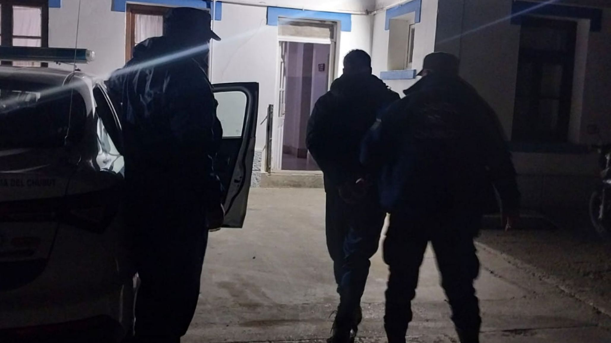 Violencia familiar en Km 5: detuvieron a un hombre tras una denuncia por agresión en Comodoro