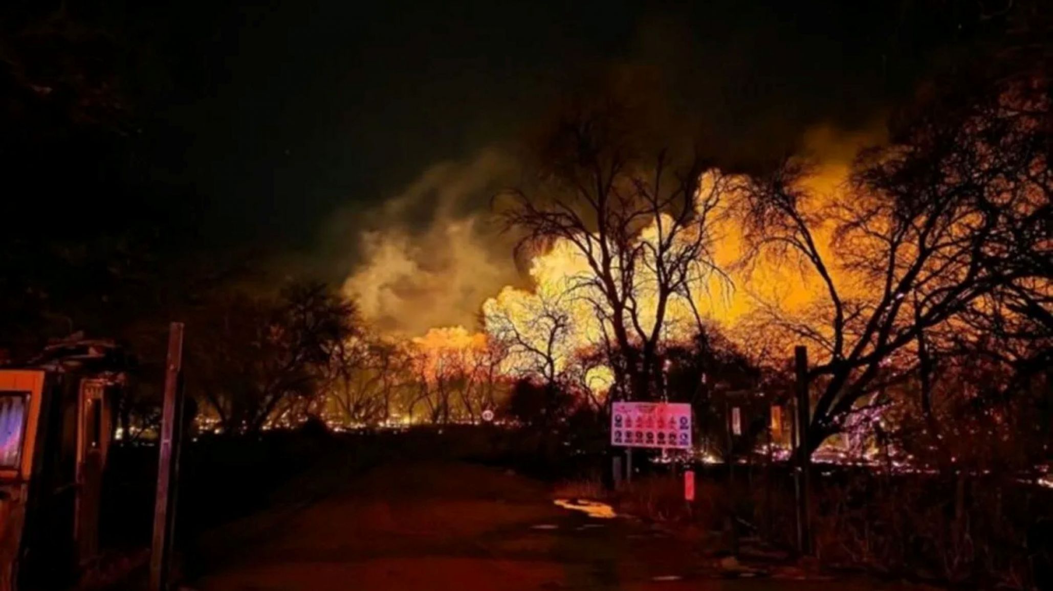 Incendio en Cafayate: intensifican el combate del fuego tras arrasar más de 200 hectáreas
