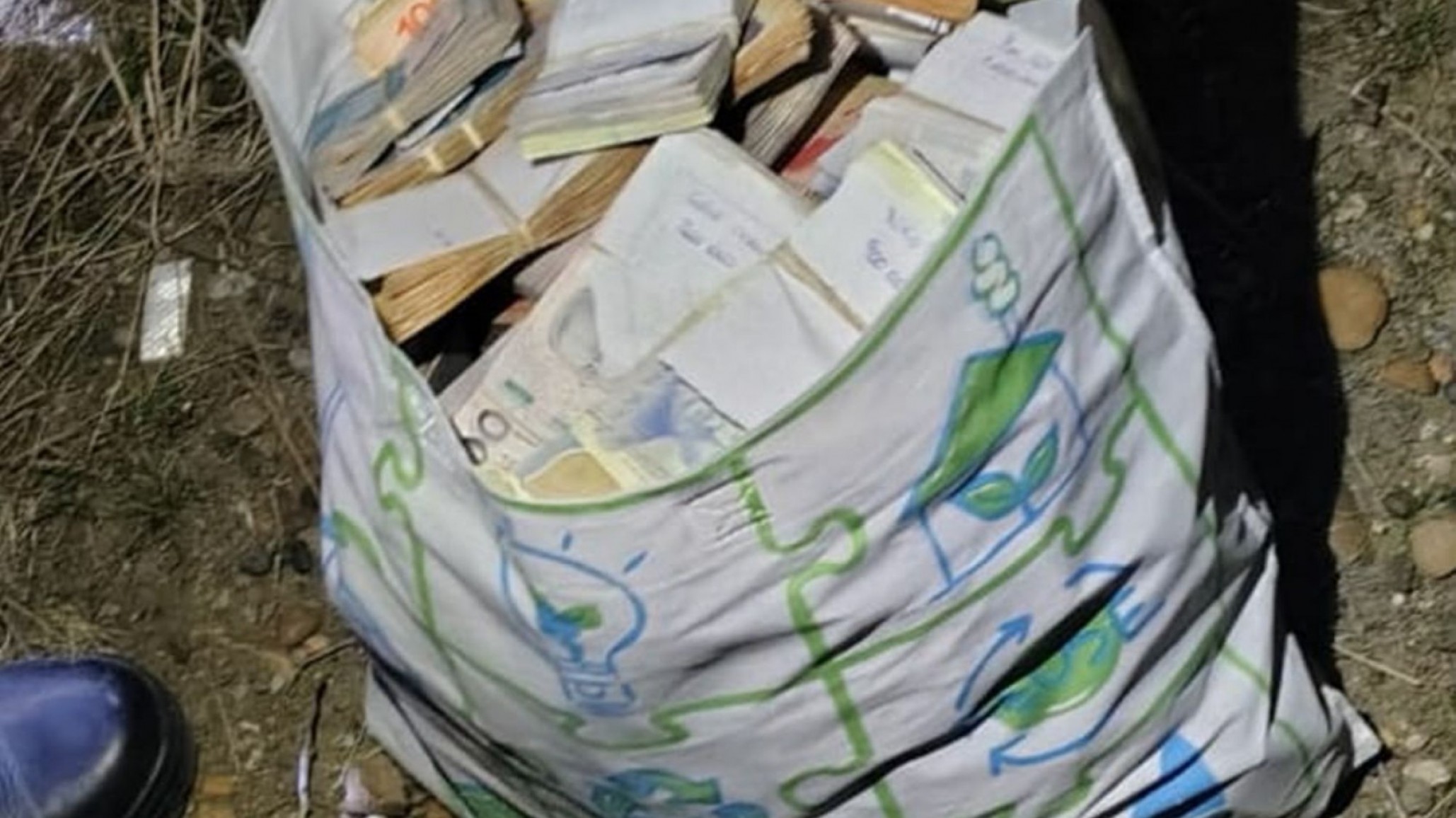 Asalto en Ruta 3: recuperaron la totalidad del dinero sustraído, secuestraron armas y detuvieron a tres sospechosos